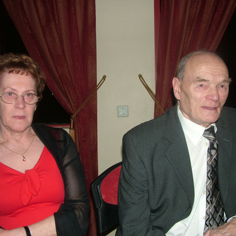 33b02883d19d241b88b7b2e94fd83b41