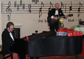 Snorri og Valmar stýra fjöldasöng