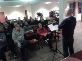 Formaðurinn messar á fyrsta fundi