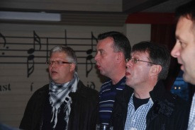 Í grænum mó þau léku fagurt lag......