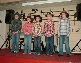 Yngri deild 1. tenórs, söngmennirnir ungu úr Hörgárdal, voru stjörnur kvöldsins. Mynd: Sigurgeir